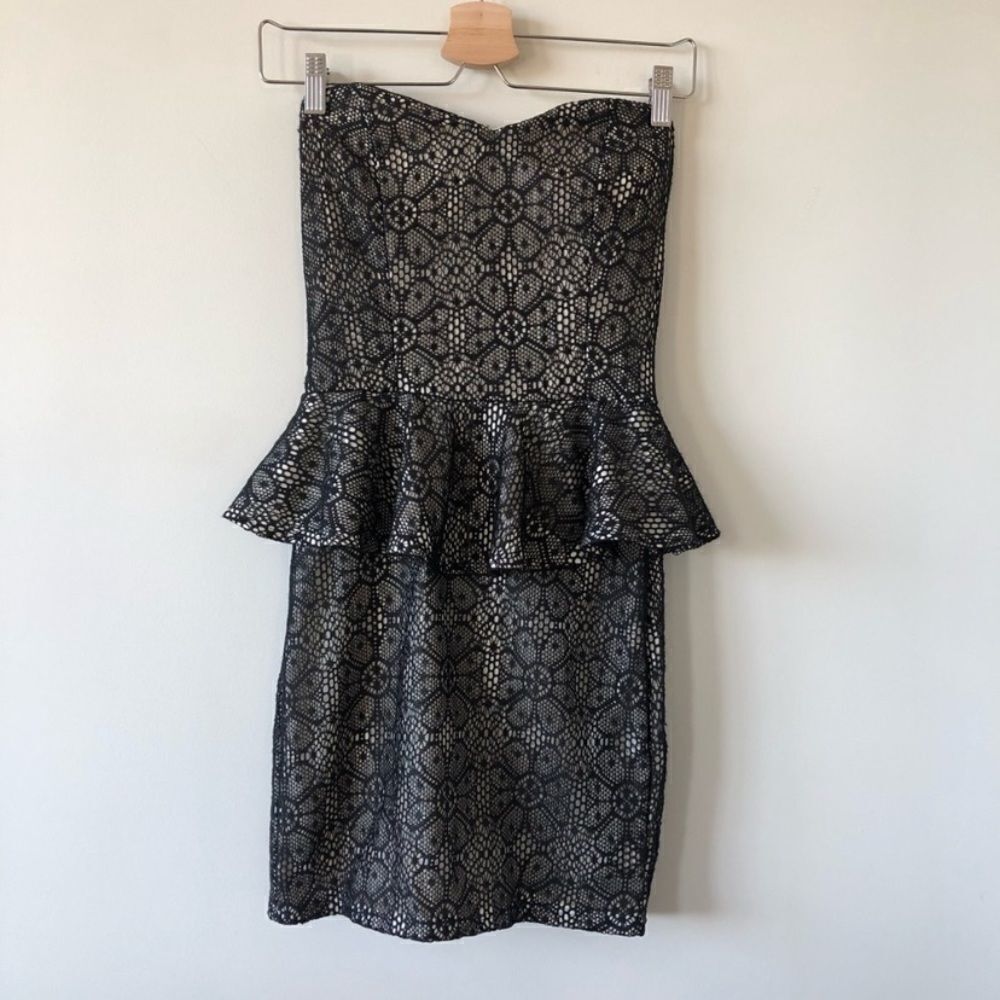 NWT- Romeo & Juliet Couture Lace Peplum Dress